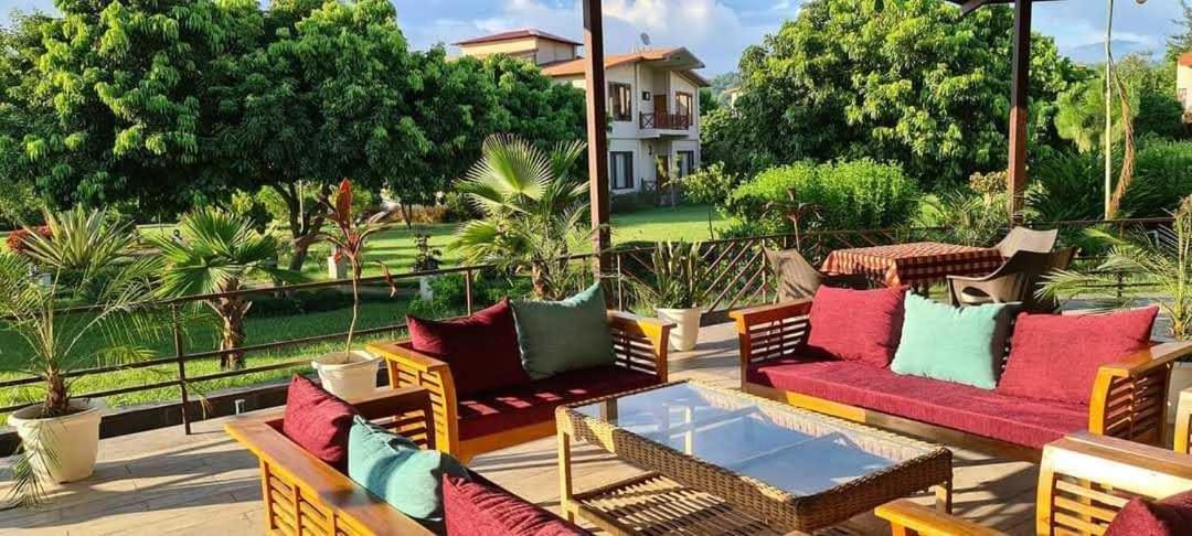 Sunday Alaya Corbett Villa Rāmnagar Buitenkant foto