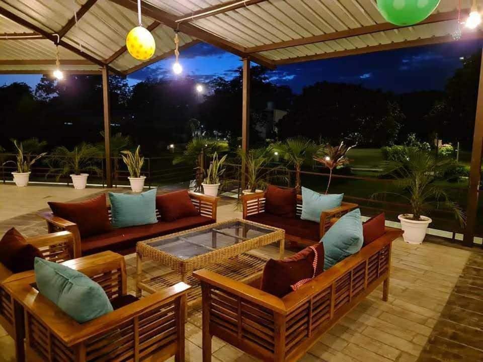 Sunday Alaya Corbett Villa Rāmnagar Buitenkant foto