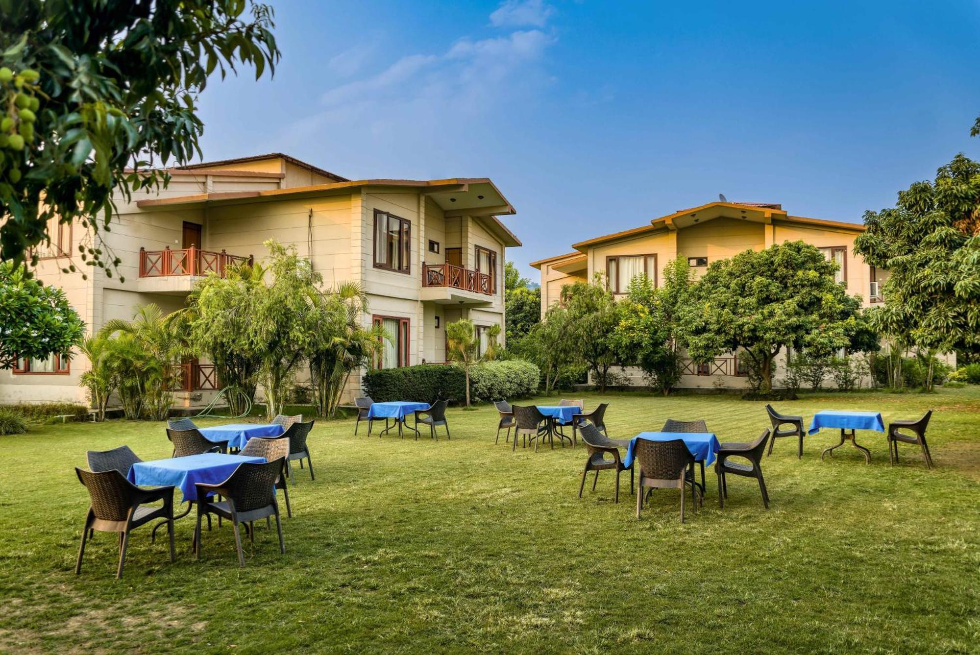 Sunday Alaya Corbett Villa Rāmnagar Buitenkant foto