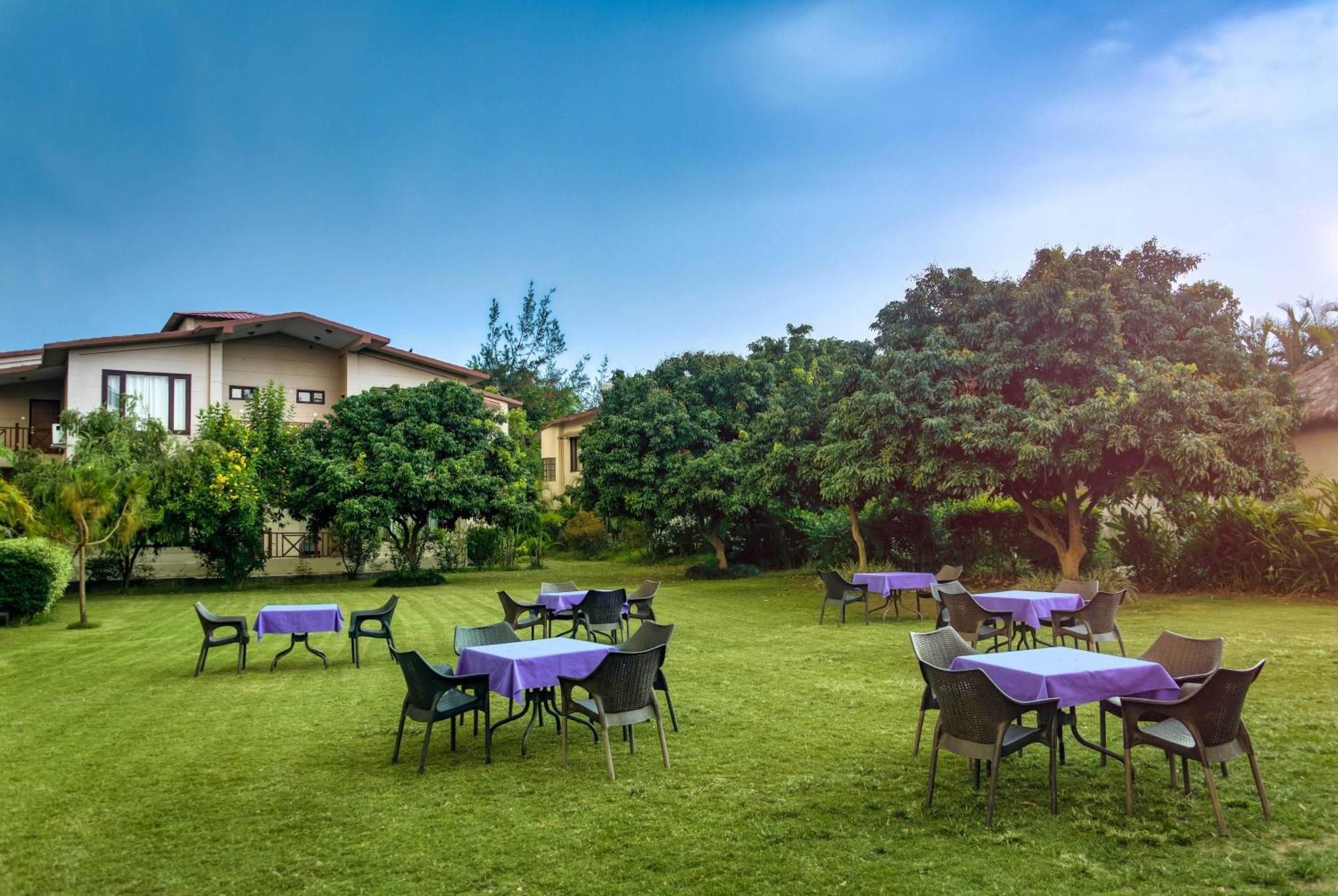 Sunday Alaya Corbett Villa Rāmnagar Buitenkant foto